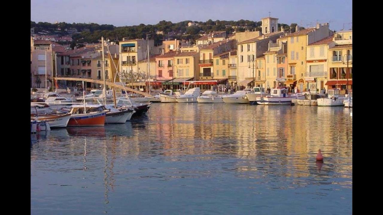 Appart Port Cassis Village Parking Exterior photo